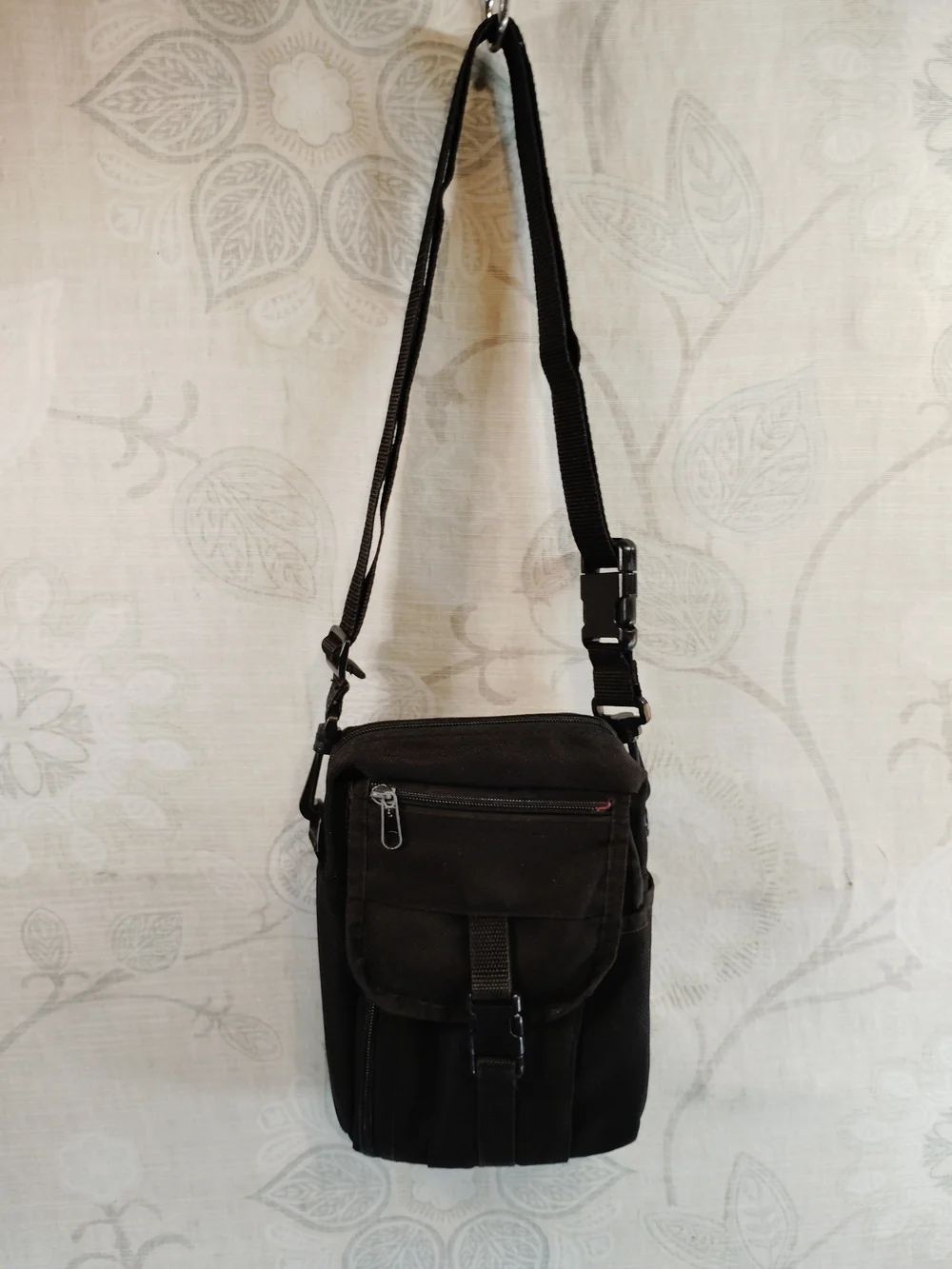 Black compact Messenger/ Crossbody Bag